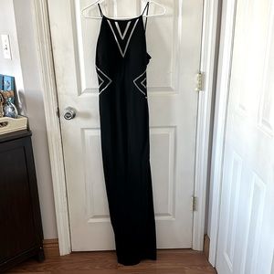 Who needs a gown for your next black tie event? Well I found you one!